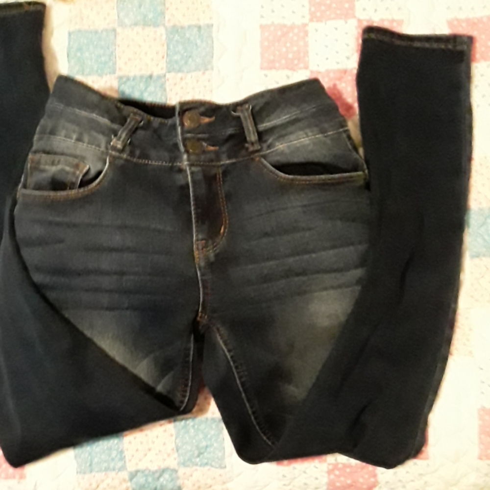 Womens skinny jeans.